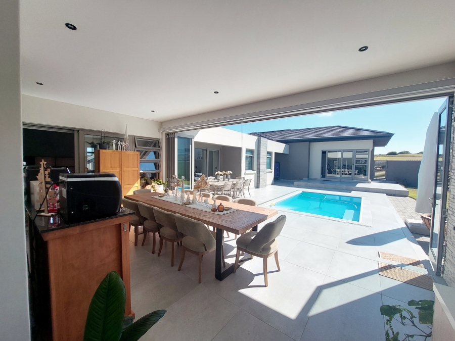 4 Bedroom Property for Sale in Oubaai Western Cape